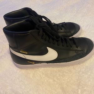 Womens Blazer Mid '77 SE 'Sisterhood - Black Metallic Gold'